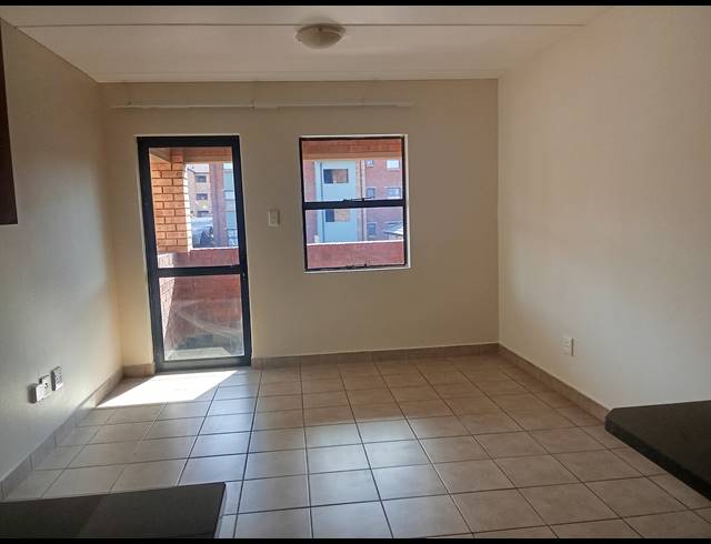 2 BEDROOM TOWNHOUSE FOR SALE IN KIBLER PARK